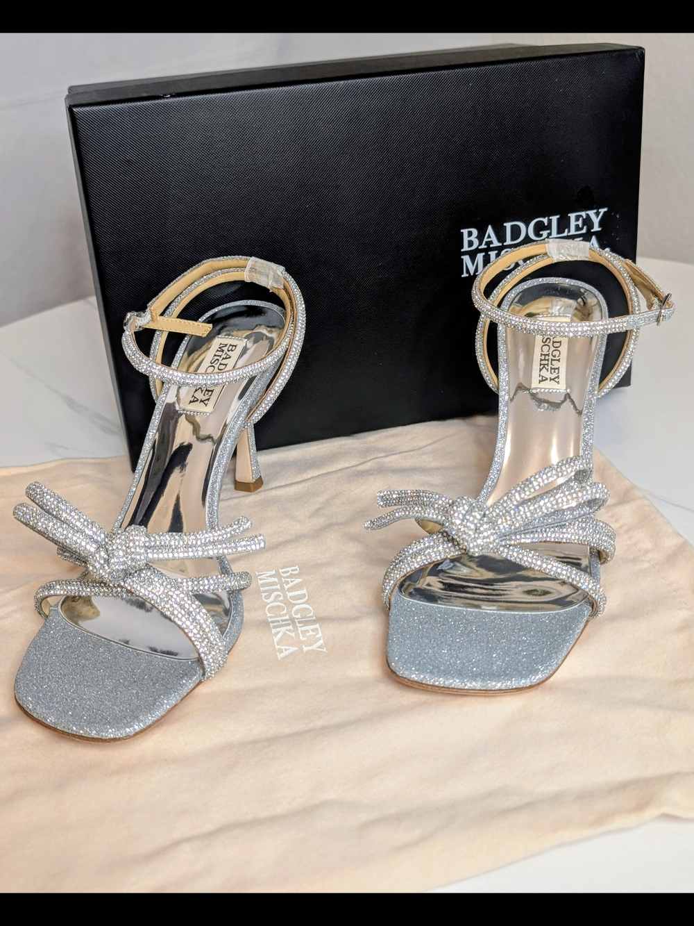 Badgley Mischka Effie Crystal Bow Heels Silver Ankle Strap Sandals Sz 8 NIB - Picture 2 of 10